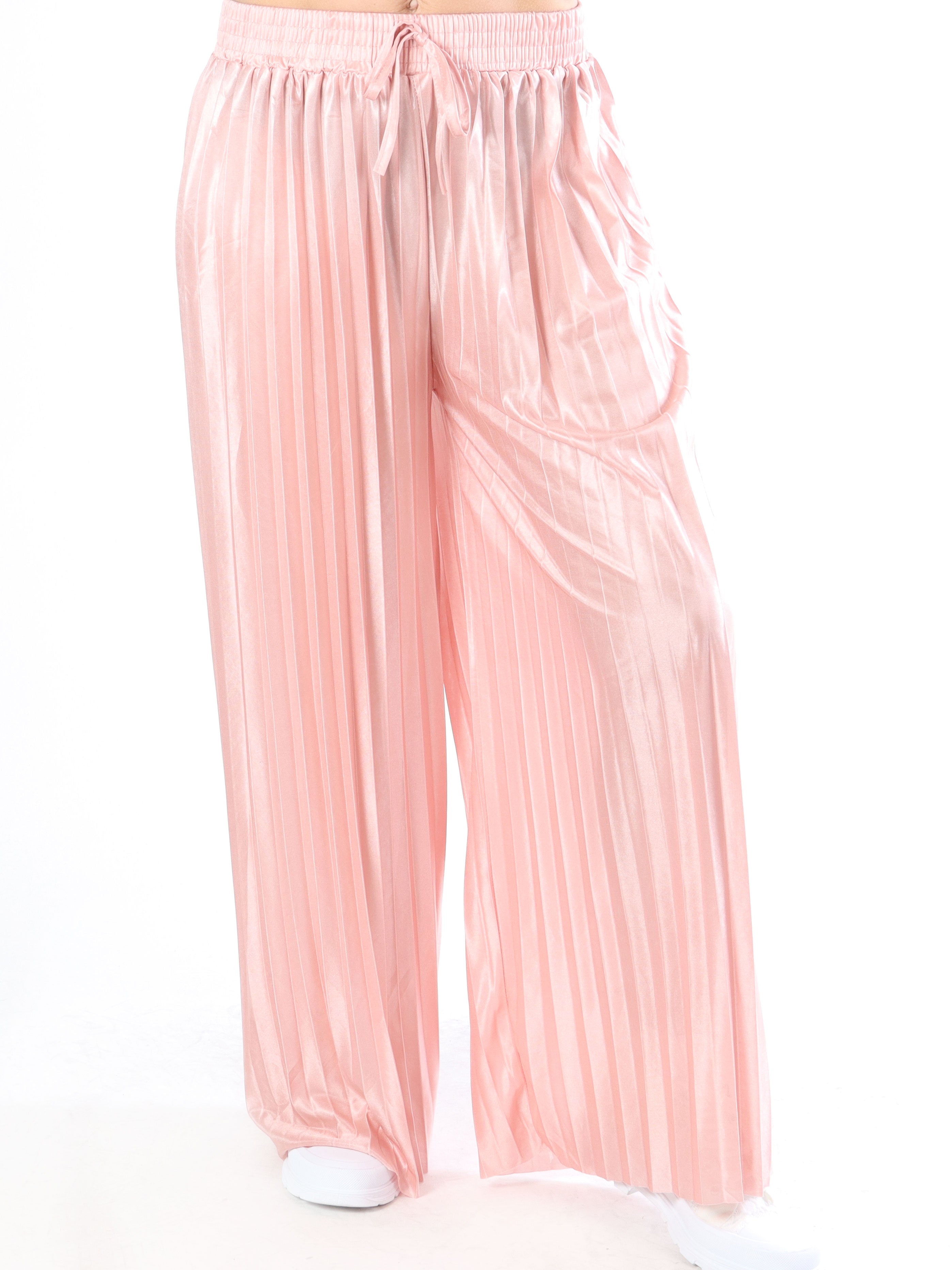 Callie - Enkla plisserade byxor i glänsande tyg